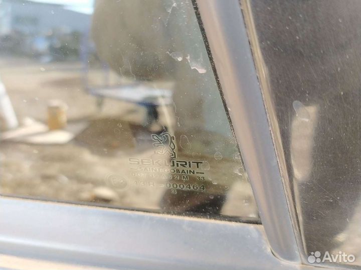 Задняя правая дверь peugeot 206