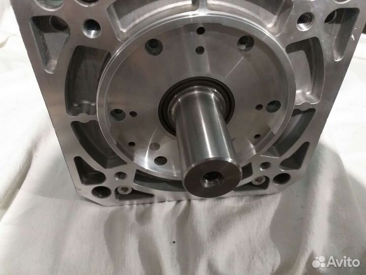 Сервомотор Rexroth-indramat mac112b-0-GD-2-C/130-B