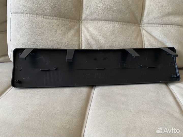 Кронштейн крепления номерного знака