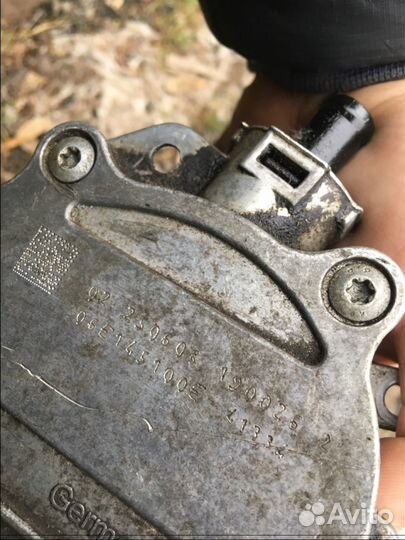 Audi A6 c6 вакуумный насос 06e145100e