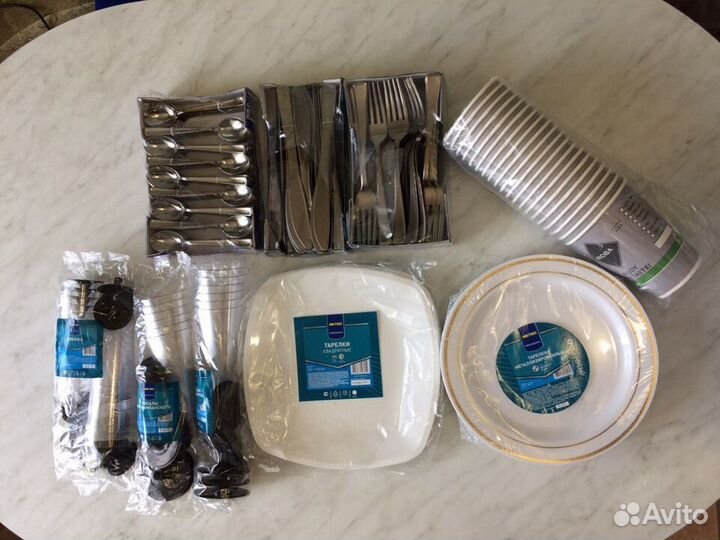 Набор посуды из плотного пищевого пластика