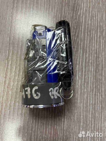 Кнопка салона Toyota Prius 3 XW30