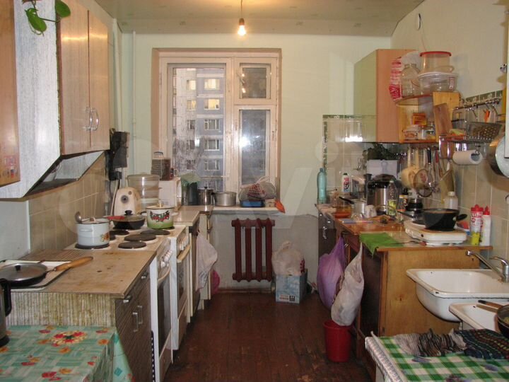 Комната 14 м² в 5-к., 3/5 эт.