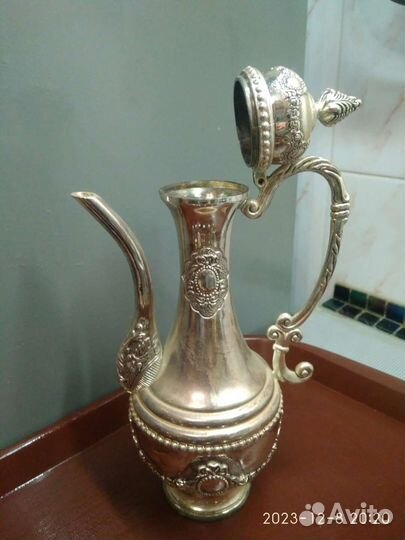 Кувшины и графины