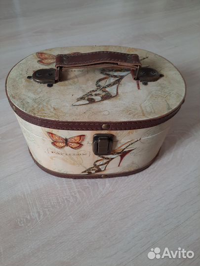 Шкатулка-сундучек для мелочей и украшений