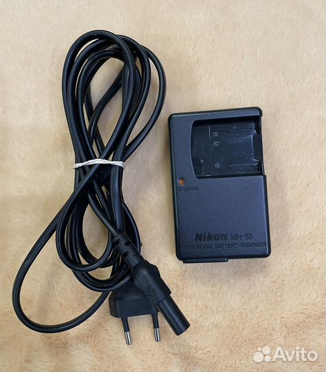 Зарядное устройство для фотоаппарата Nikon MH-63