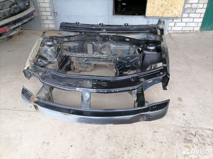 Передняя часть кузова Renault Logan 2005-2014