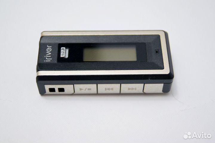 IRiver t20 MP3 плеер 1Гб с выдвижным USB штекером