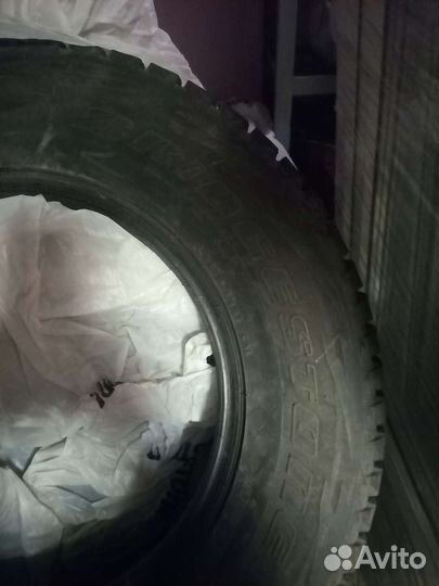 Bridgestone Blizzak DM-V1 245/70 R16