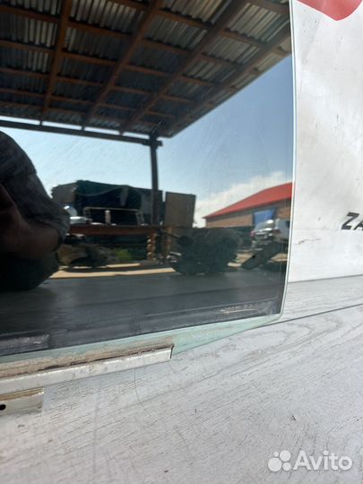 Toyota Camry v50 Стекло заднее правое