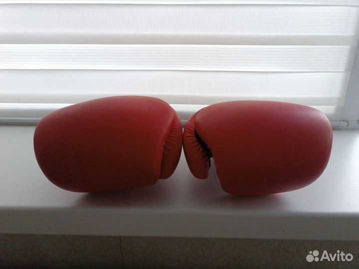 Боксерские перчатки 14 oz