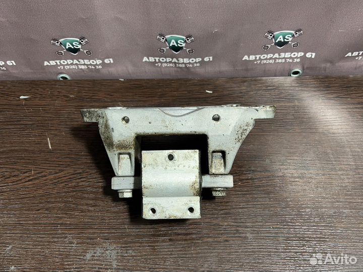 Кронштейн подушка АКПП Mercebes W205