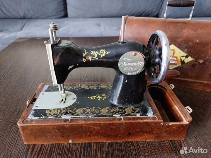 Игрушка швейная машинка СССР