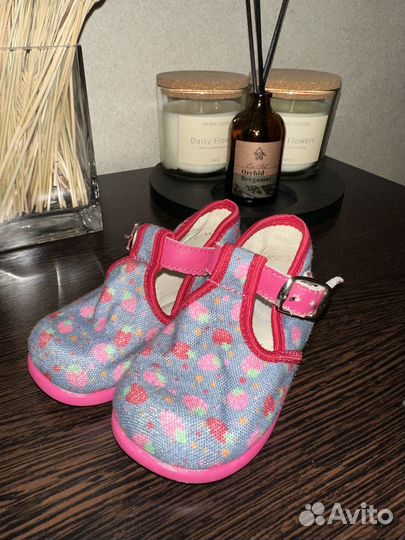 Сандалии для девочки