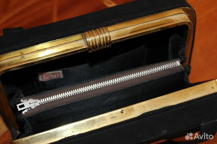 Винтажная. Вышивка по замше. Китайская театральная