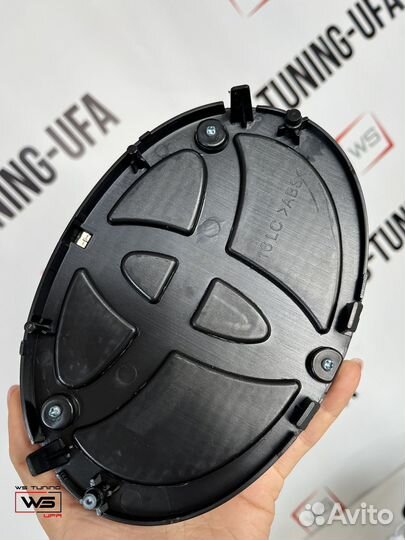 Эмблема на Toyota Land Cruiser W623