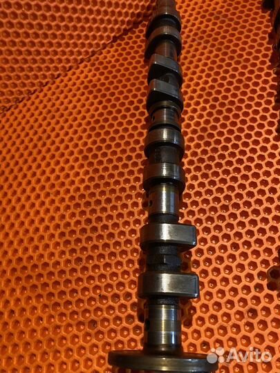 Распредвалы впуск, выпуск Mercedes W124