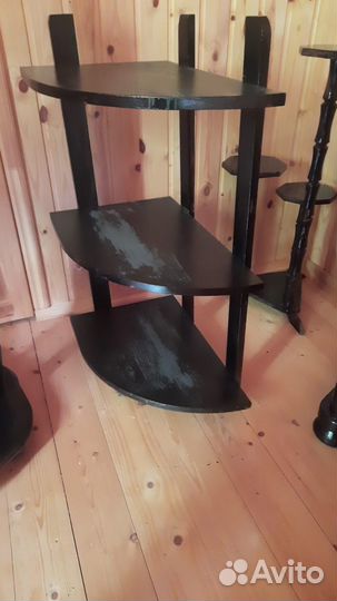 Деревянная подставка для цветов