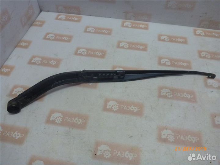 Поводок стеклоочистителя передний левый Infiniti