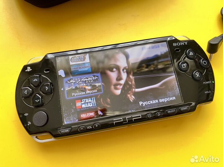 PSP Slim 8Gb прошитая +20 игр