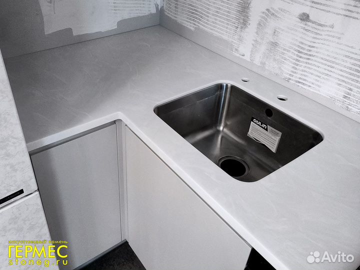 Барная стойка Столешница камень Hi-Macs кухня м2