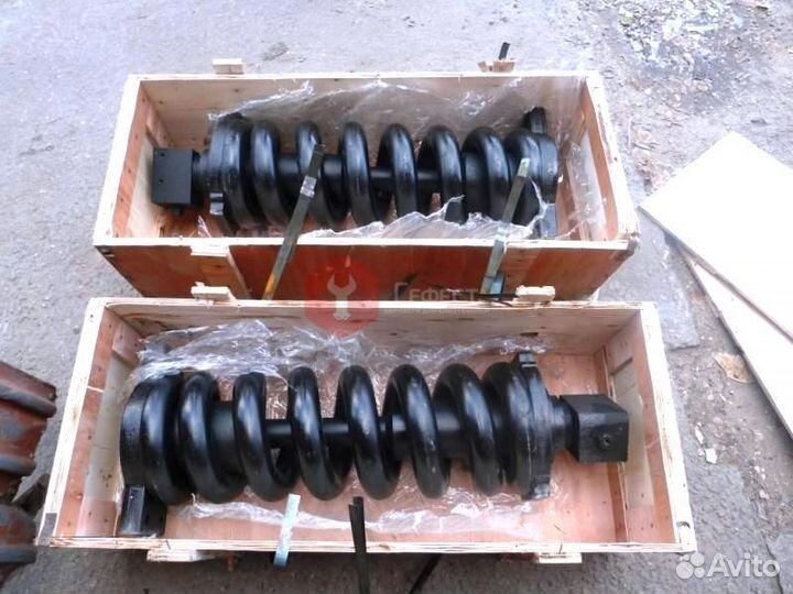 Натяжитель гусеницы Komatsu PC240LC-3 20Y-30-38500