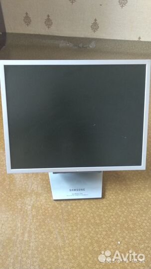 Монитор Samsung