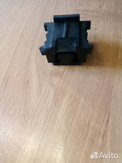 Подушка радиатора (опора) Volkswagen Passat B5+