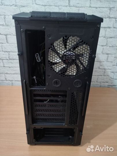 Игровой корпус для пк Zalman с вентиляторами