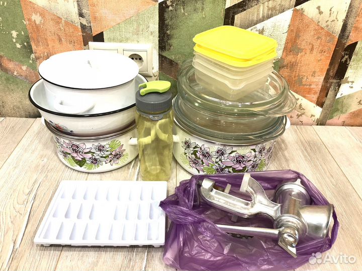 Посуда бу кастрюли, контейнеры, мясорубка