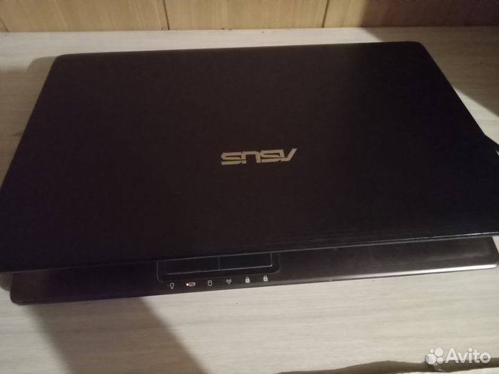 Ноутбук asus