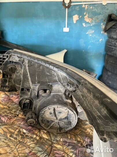 Передние фары Kia Rio 2016