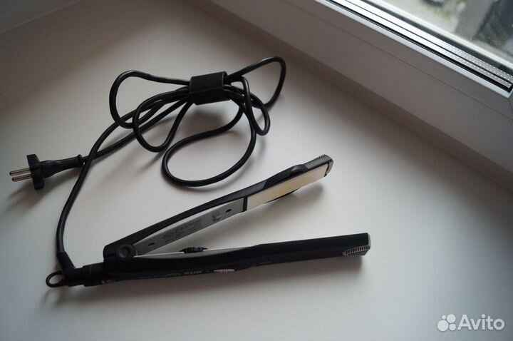 Профессиональный выпрямитель волос
