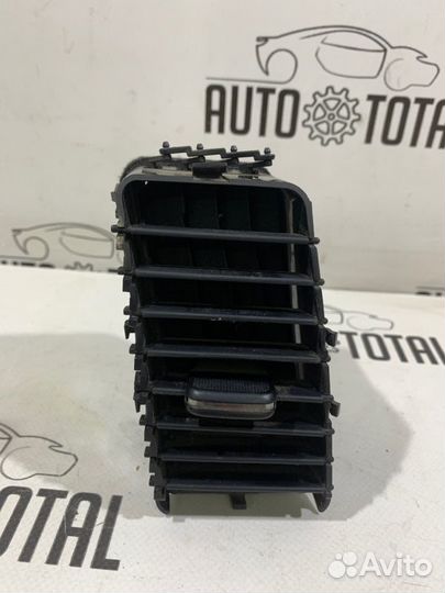 Дефлектор воздуховода левый Mitsubishi Lancer 10