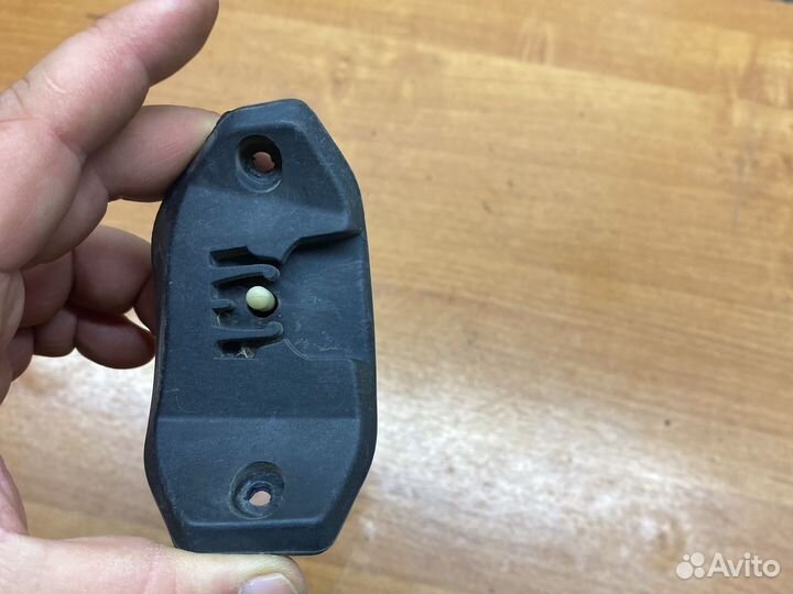 Chevrolet cobalt замок лючка бензобака