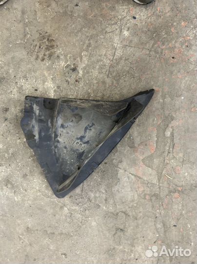 Уголок подкрылка правый bmw x5m x6m f85 f86