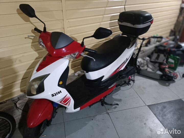 Скутер Sym