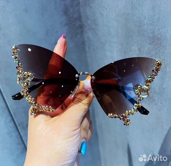 Солнечные очки женские