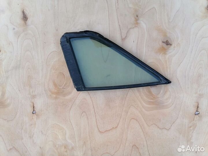 Стекло двери Subaru Forester, левое переднее SK9