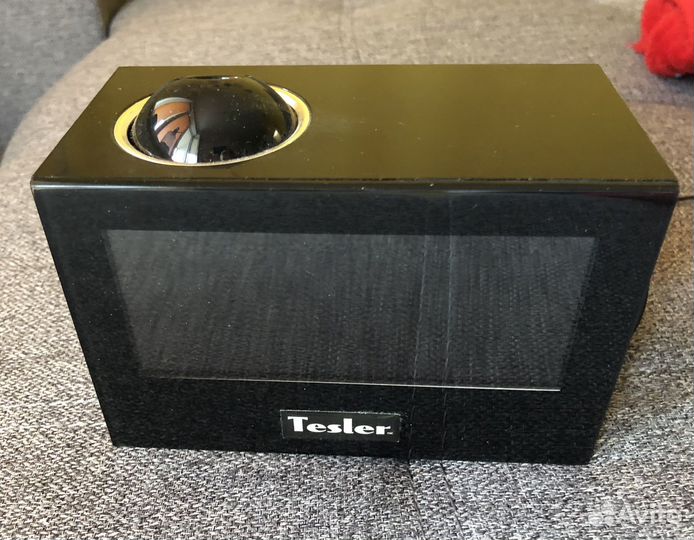 Часы-проектор Tesler CR-320