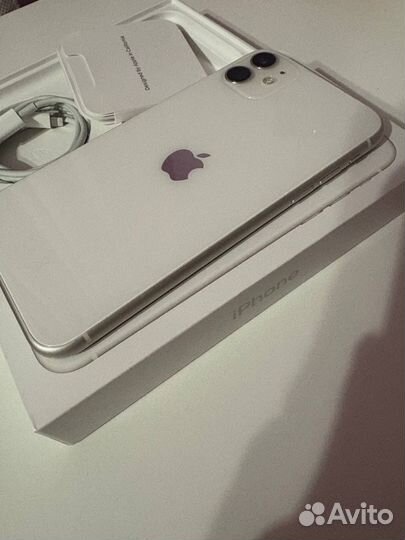 iPhone 11, 64 ГБ