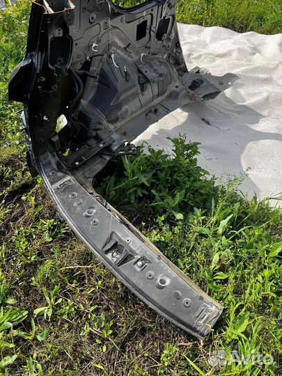 Четверть задняя Infiniti QX56