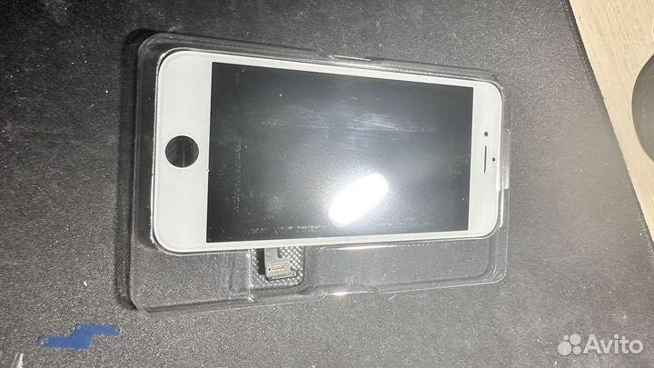 Дисплей iPhone 8 / SE