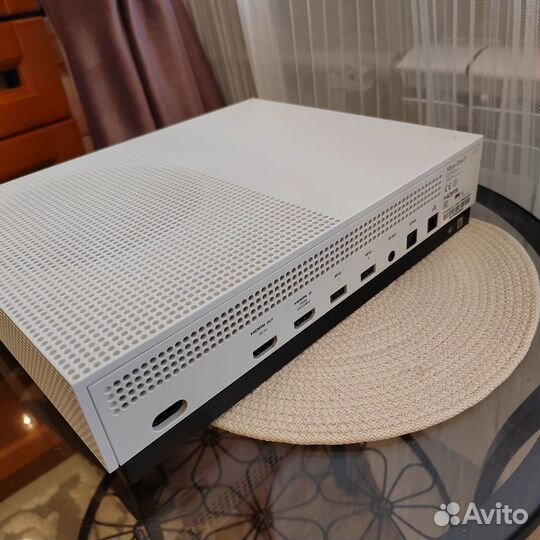 Xbox One S с играми