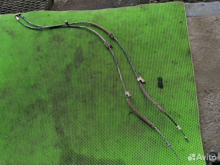 Тросы ручника на Ford Focus II 2005-2011