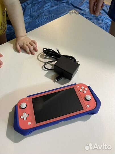 Портативная игровая приставка nintendo switch lite