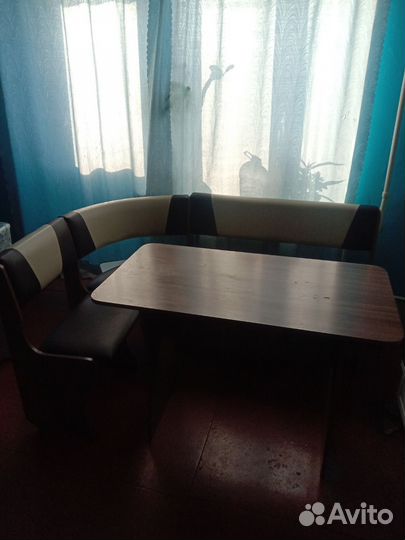 Кухонный уголок со столом бу