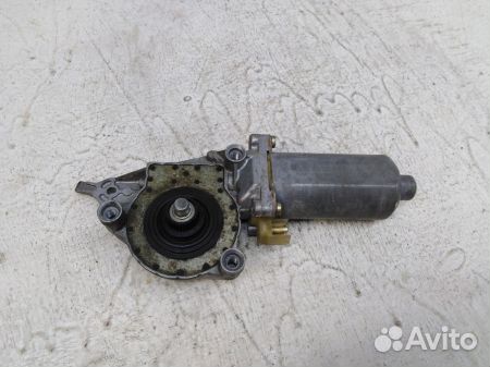 Моторчик заднего левого стеклоподъемника