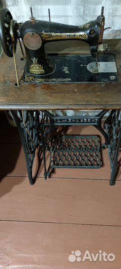 Швейная машина Singer