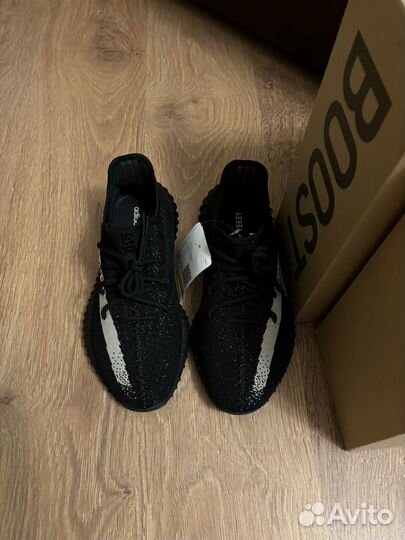 Adidas Yeezy Boost 350 V2 Oreo